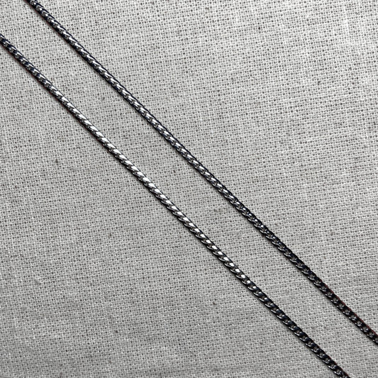 Minimalist Flat Curb Chain