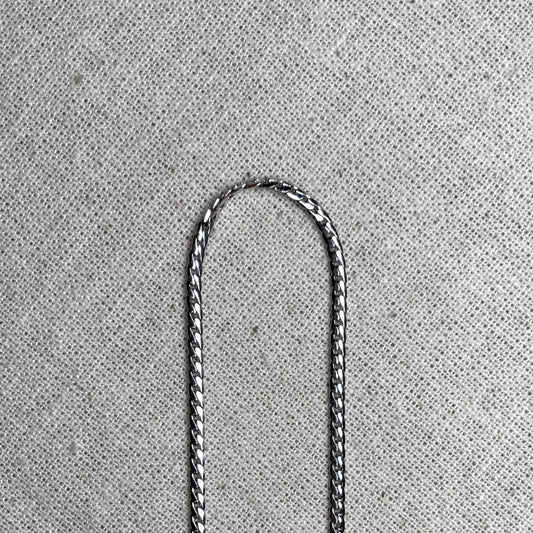 Minimalist Flat Curb Chain
